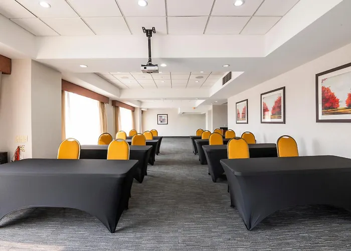 Comfort Inn & Conference Centre Toronto Airport